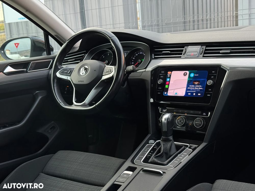 Volkswagen Passat Variant 2.0 TDI SCR DSG Elegance - 12