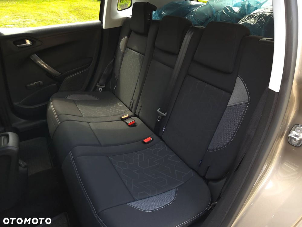 Peugeot 2008 PureTech 82 Style - 37