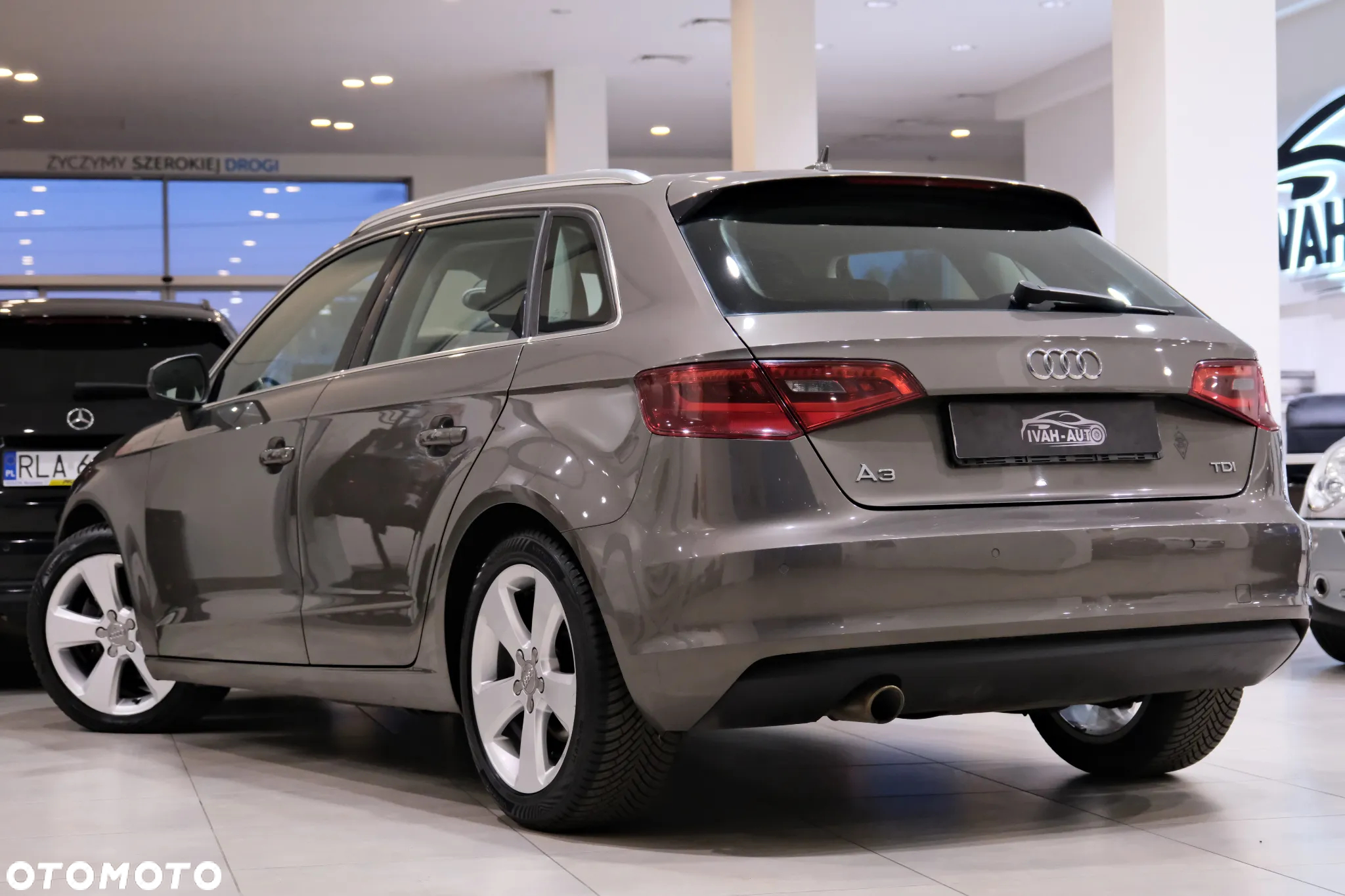 Audi A3 1.6 TDI Sportback S tronic Ambiente - 7