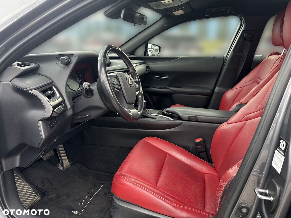 Lexus UX - 9