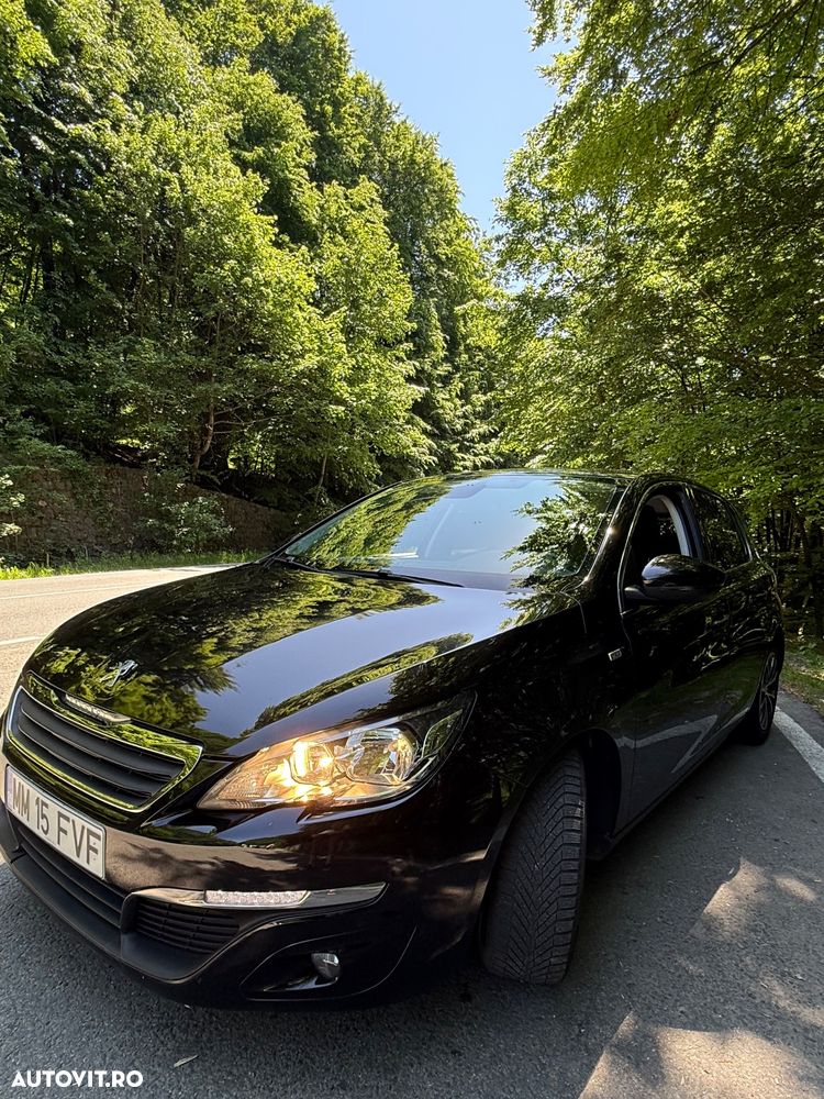 Peugeot 308 1.2 L PureTech Turbo Allure - 3
