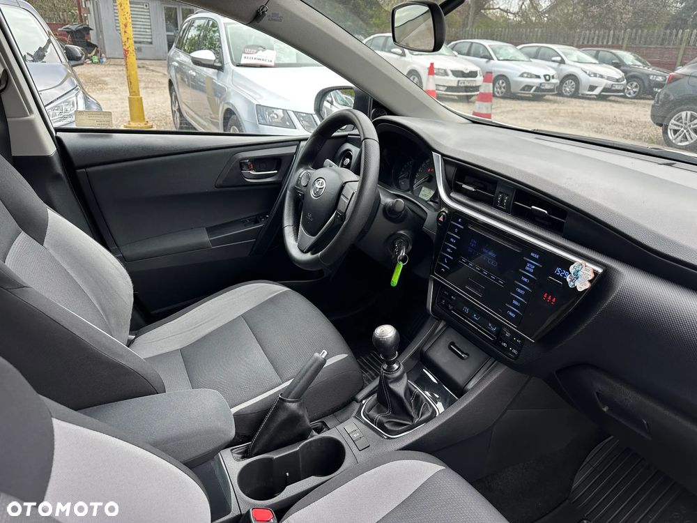 Toyota Auris - 17