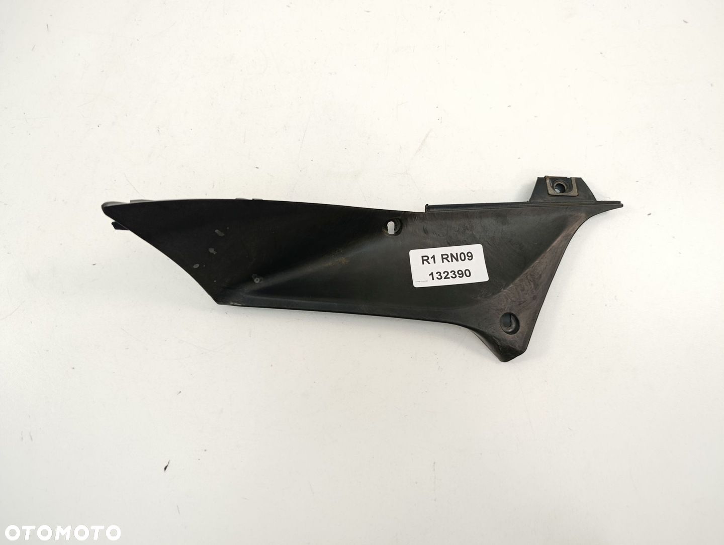 YAMAHA R1 RN09 WYPEŁNIENIE PRAWE - 1