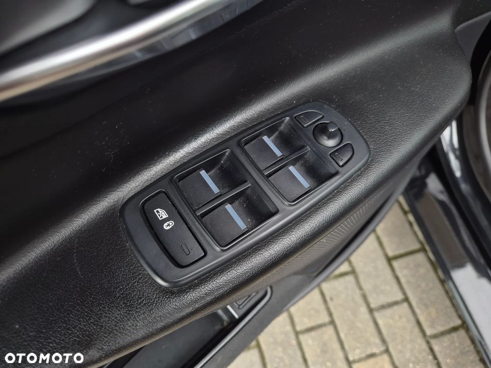 Jaguar XE 2.0 D Pure - 16