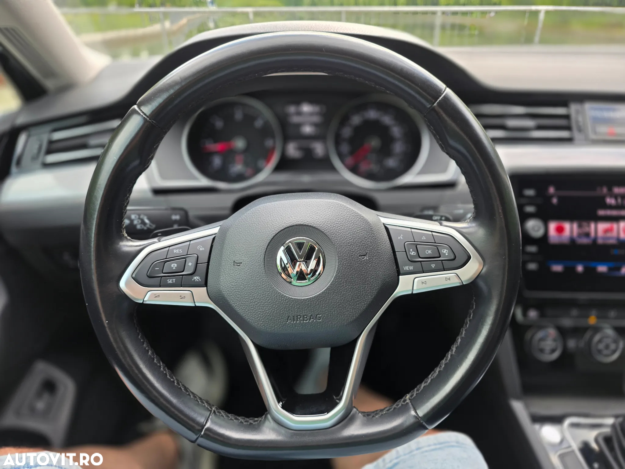 Volkswagen Passat - 18
