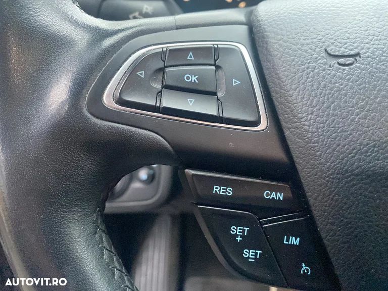 Ford Kuga 2.0 TDCi 4WD Powershift Titanium - 20