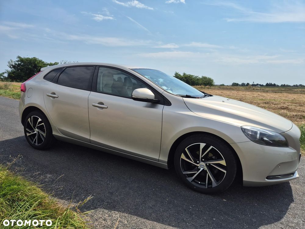 Volvo V40 D2 Drive-E R-Design Momentum - 2