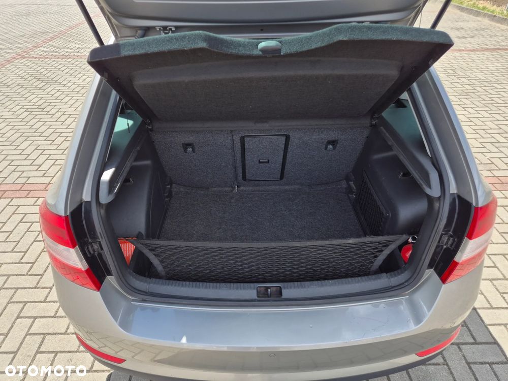 Skoda RAPID 1.2 TSI Style - 13