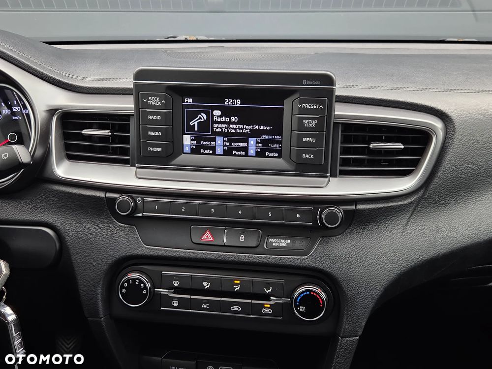 Kia Ceed - 10