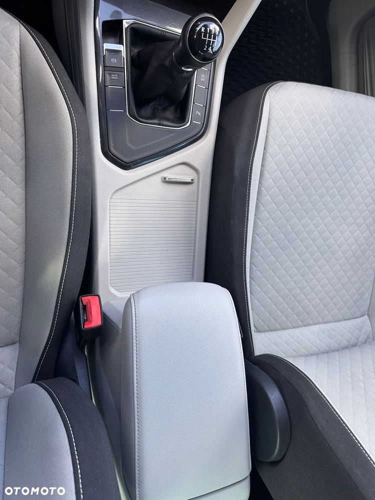 Volkswagen Tiguan - 22