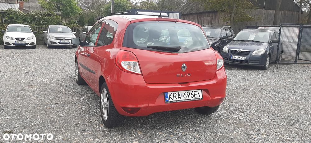 Renault Clio - 12