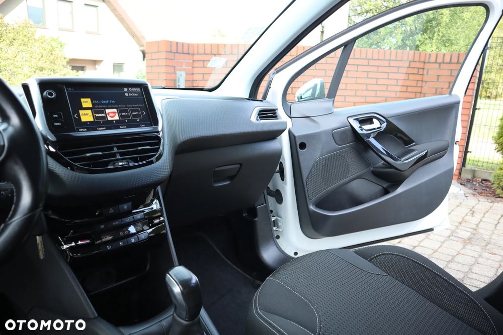Peugeot 208 1.2 PureTech Allure S&S - 20