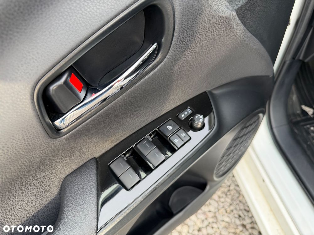 Toyota Prius Hybrid Comfort - 13