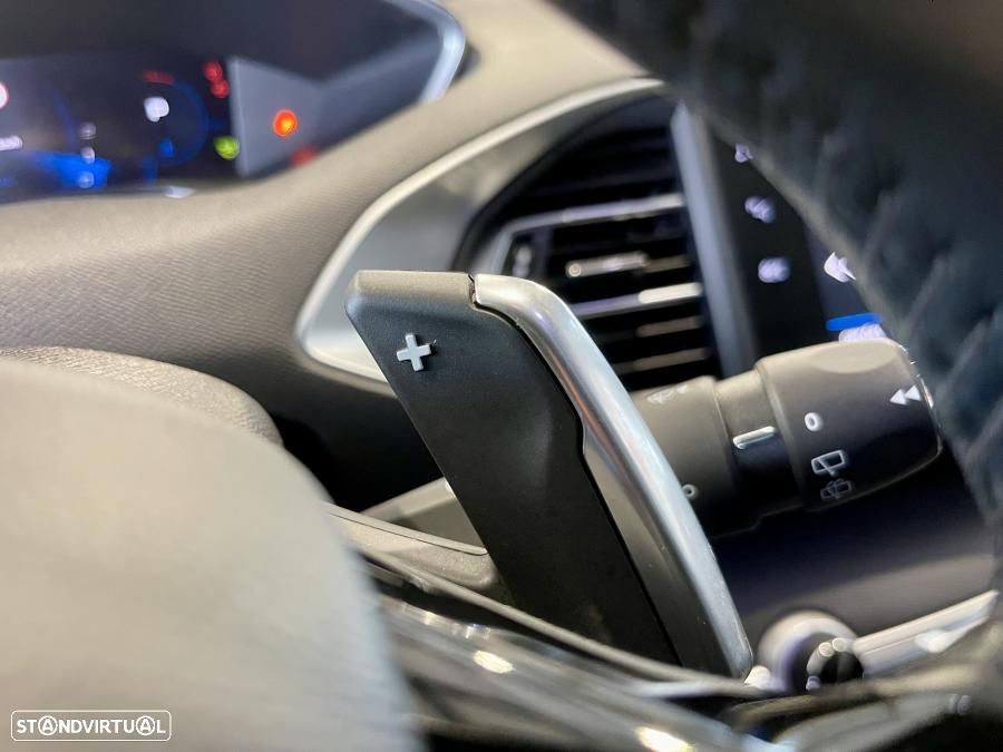 Peugeot 308 SW 1.2 PureTech Allure Pack EAT8 — fotografia 13