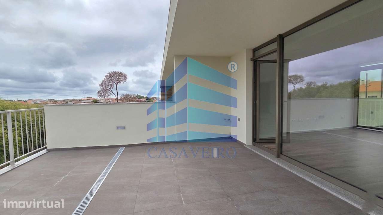 Apartamento T3 duplex com terraços Novo - Grande imagem: 4/28