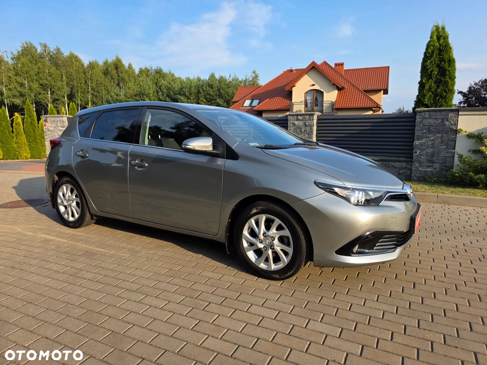 Toyota Auris 1.6 Premium - 3