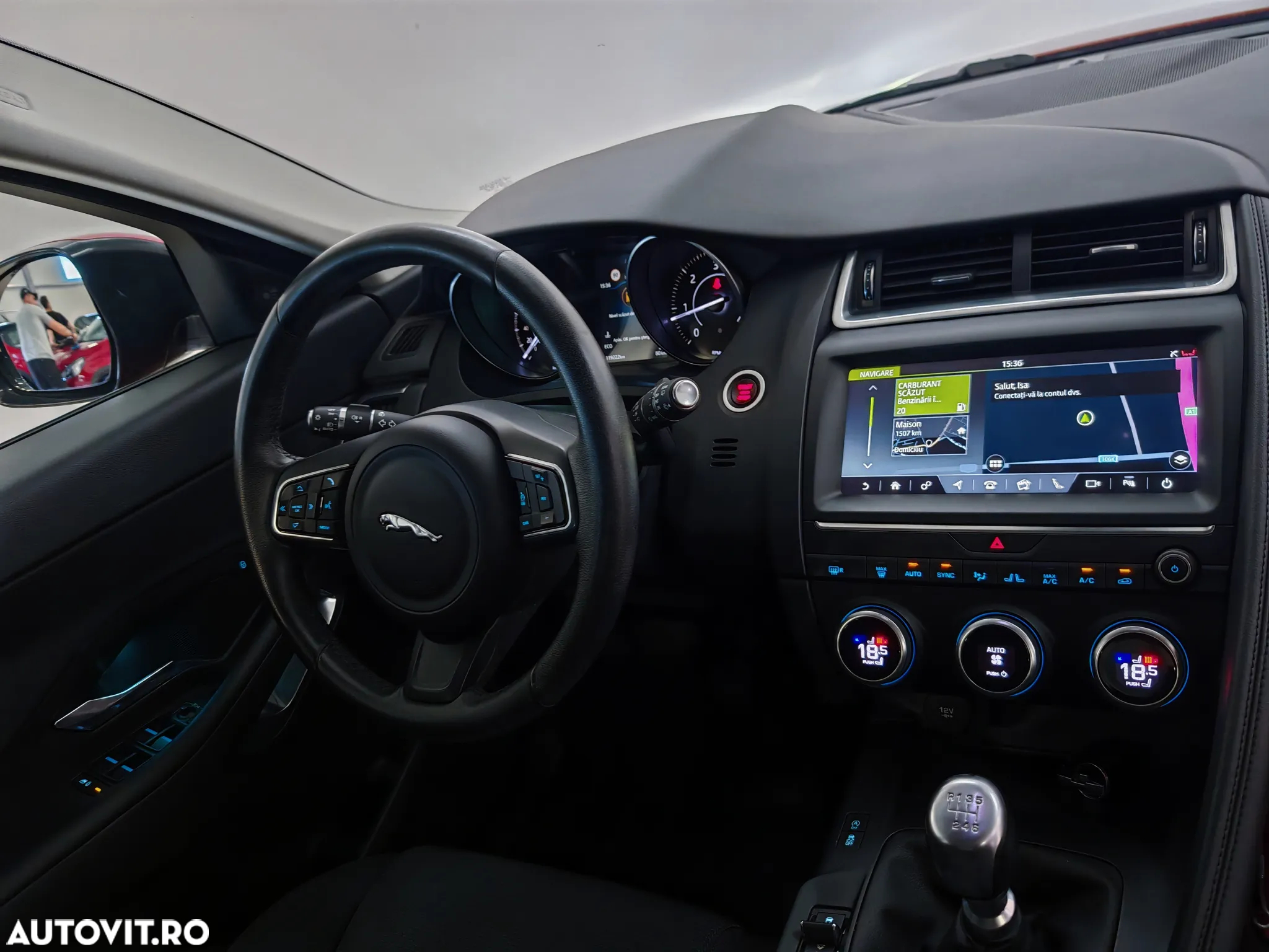 Jaguar E-Pace D150 - 9