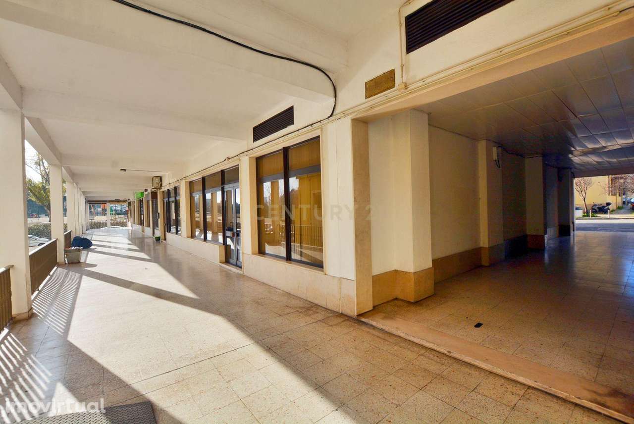 Loja Quinta do Patrimonio/Sacavem - Grande imagem: 2/5