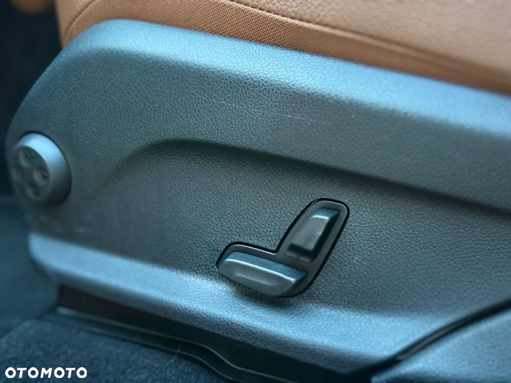 Mercedes-Benz GLC 250 4Matic 9G-TRONIC AMG Line - 27