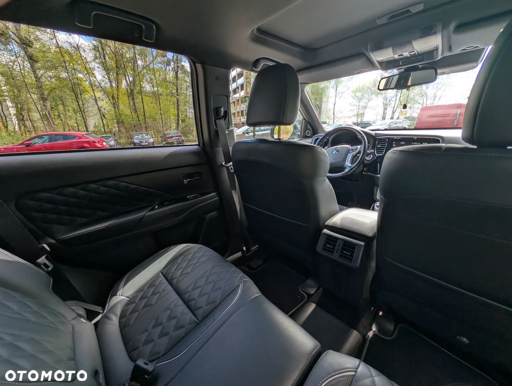 Mitsubishi Outlander Instyle + - 20
