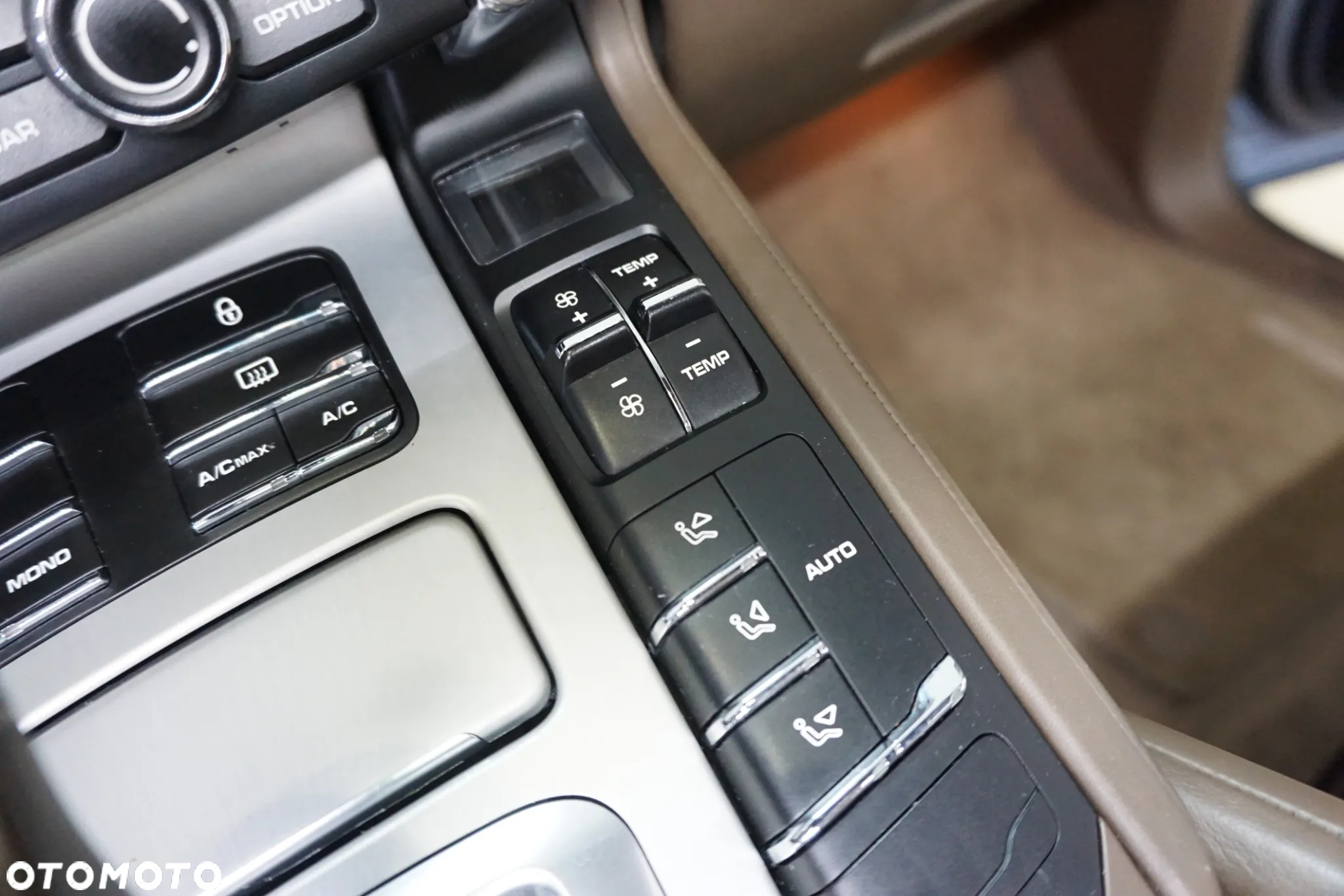 Porsche Cayenne Diesel Platinum Edition - 38