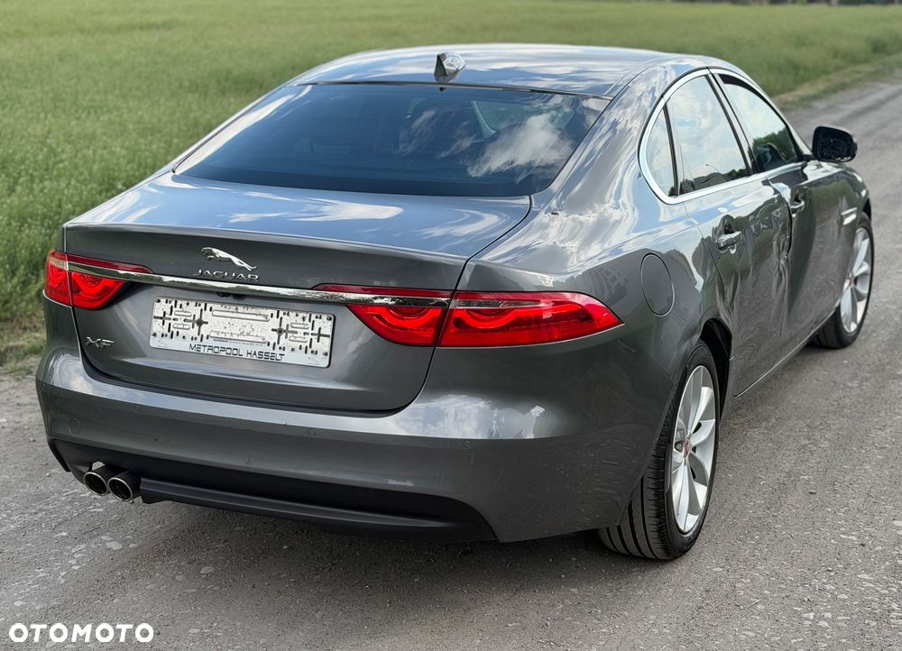 Jaguar XF 2.0 i4D Portfolio - 17