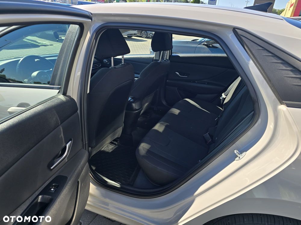 Hyundai Elantra 1.6 Smart - 11