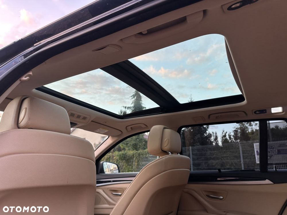 BMW Seria 5 520i Luxury Line - 9