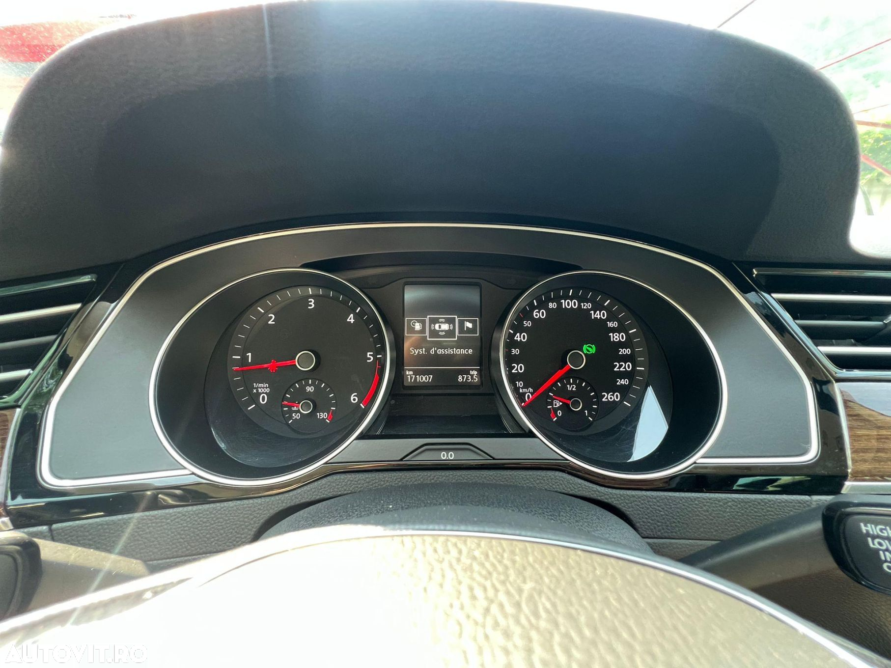 Volkswagen Passat - 11