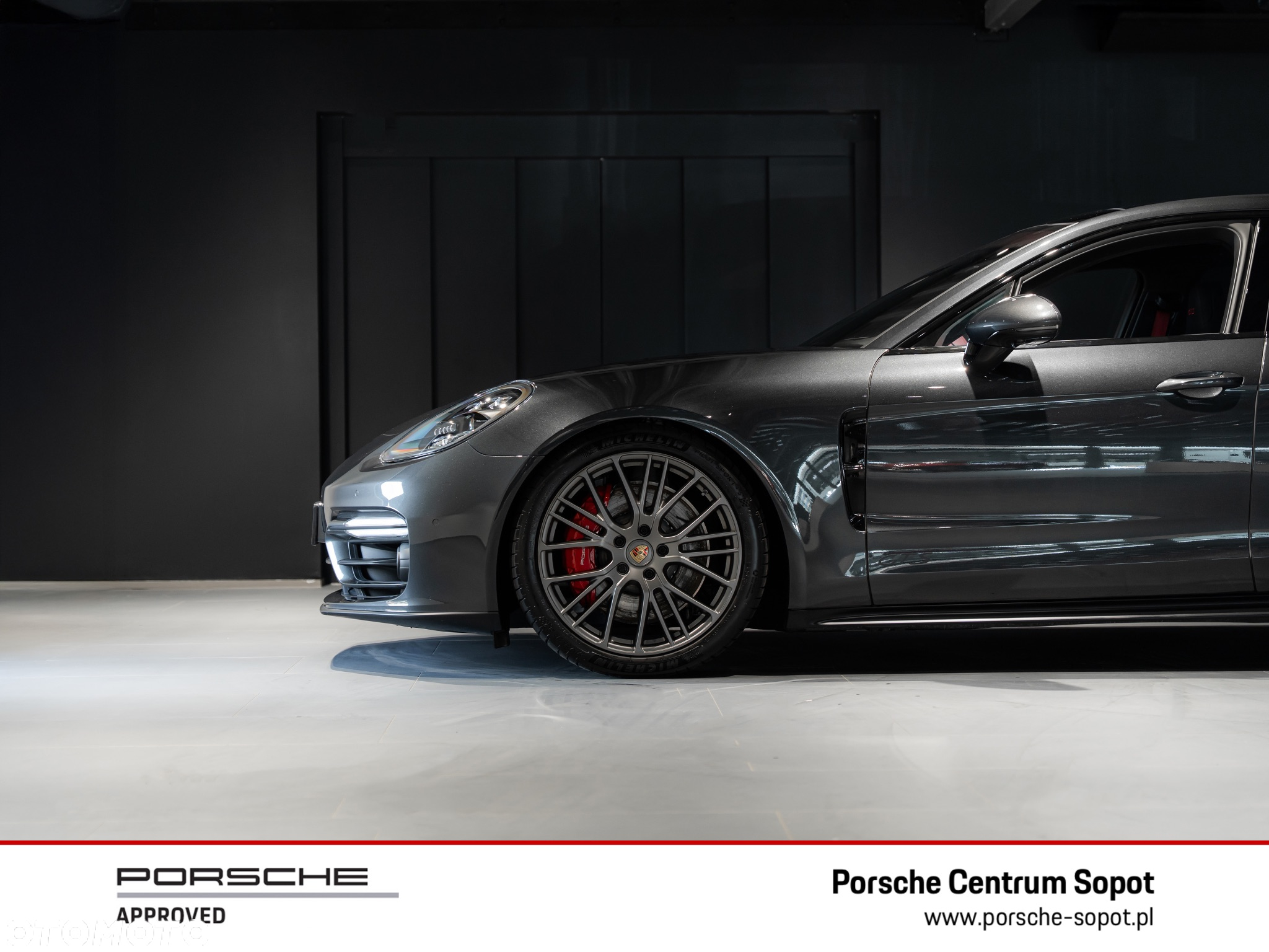 Porsche Panamera GTS Sport Turismo - 9