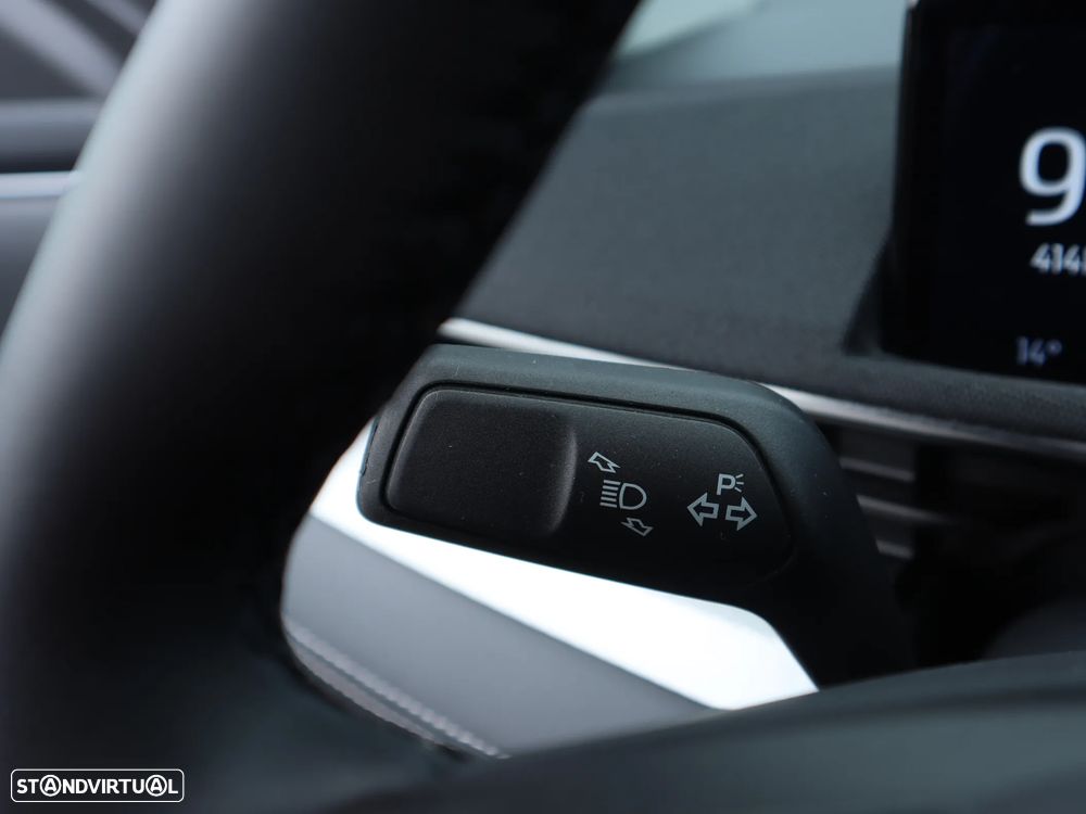 Ford Mustang Mach-E 75.7 kWh Base - 34