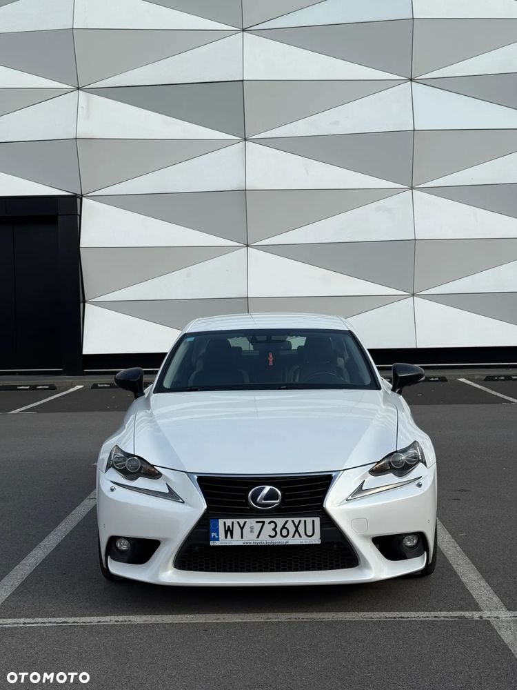 Lexus IS 300h Elegance - 8