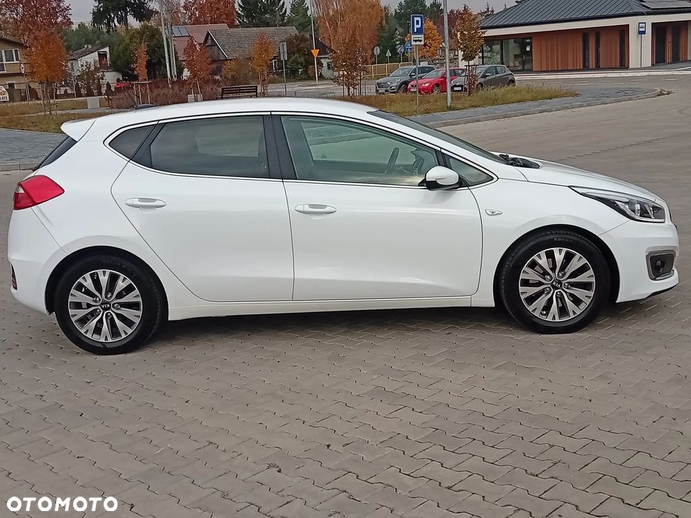 Kia Ceed - 14