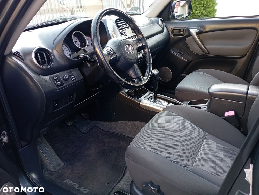 Toyota RAV4 2.0 VVT-i 4x4 - 7