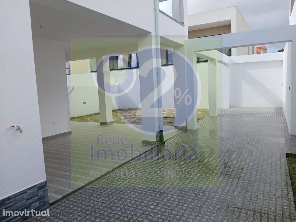 Moradia T3+1, próximo de espaços verdes - Grande imagem: 3/13