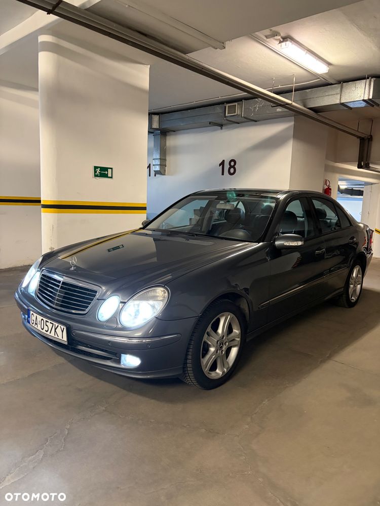 Mercedes-Benz Klasa E 500 Avantgarde - 29