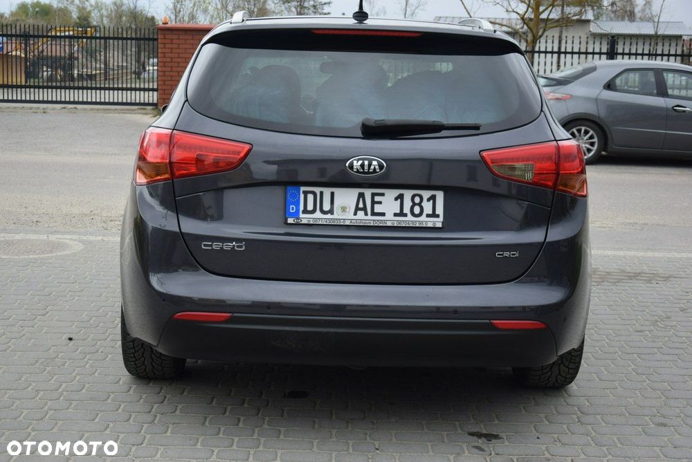 Kia Ceed 1.6 CRDi 128 ISG Spirit - 12