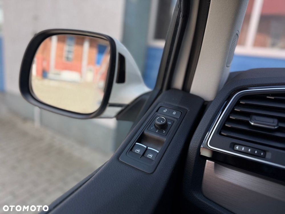 Volkswagen Multivan - 27