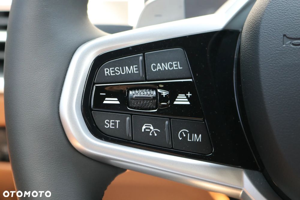 BMW Seria 3 330i xDrive M Sport - 12