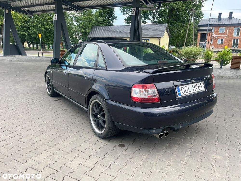 Audi A4 Limousine - 3