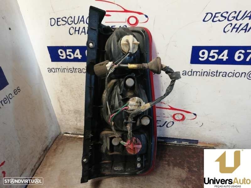 FAROLIM TRASEIRO ESQUERDO HYUNDAI MATRIX 2003 - - 4