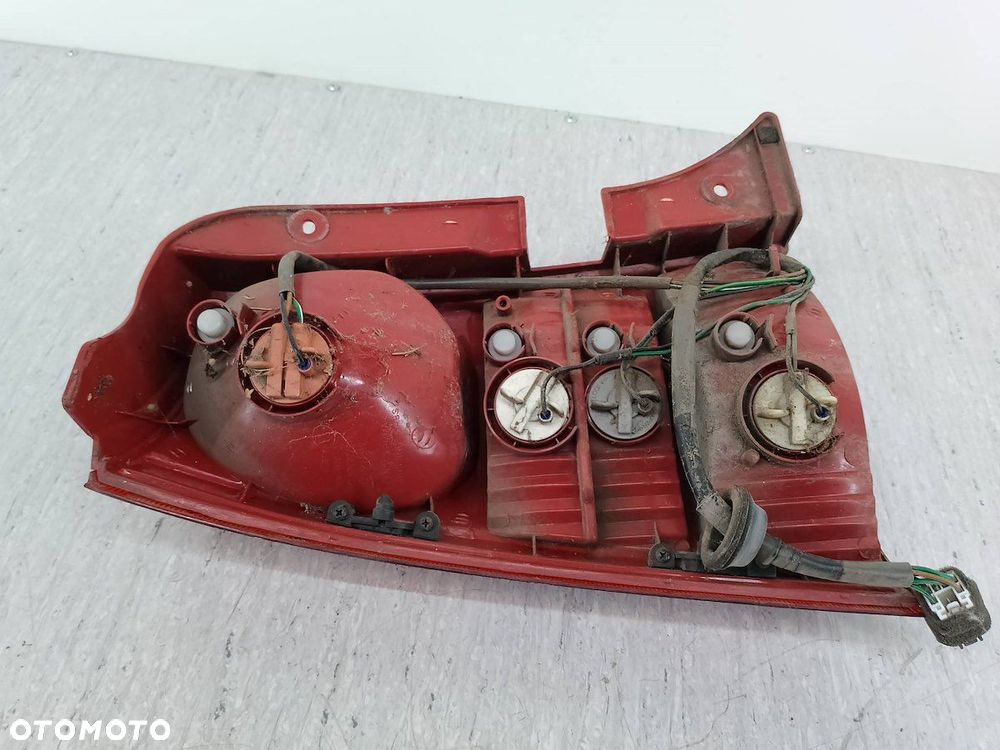 LAMPA TYLNA PRAWA KIA PICANTO I 92402-070 HATCHBACK - 3
