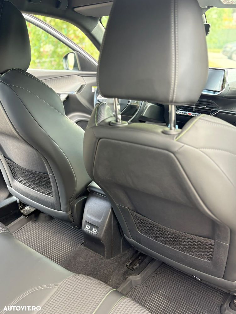 Peugeot 2008 1.2 PureTech EAT8 STT GT - 13
