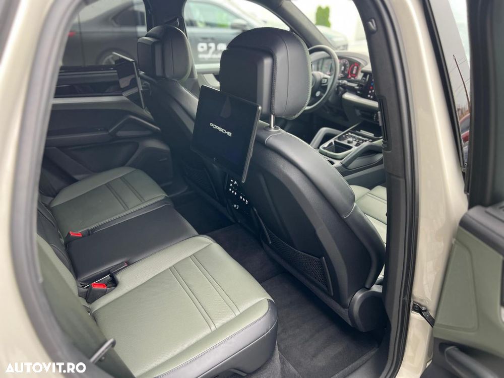 Porsche Cayenne - 21