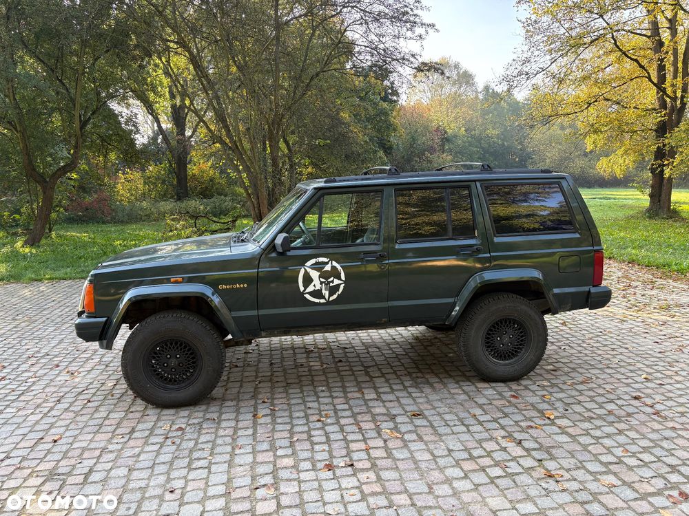 Jeep Cherokee - 3