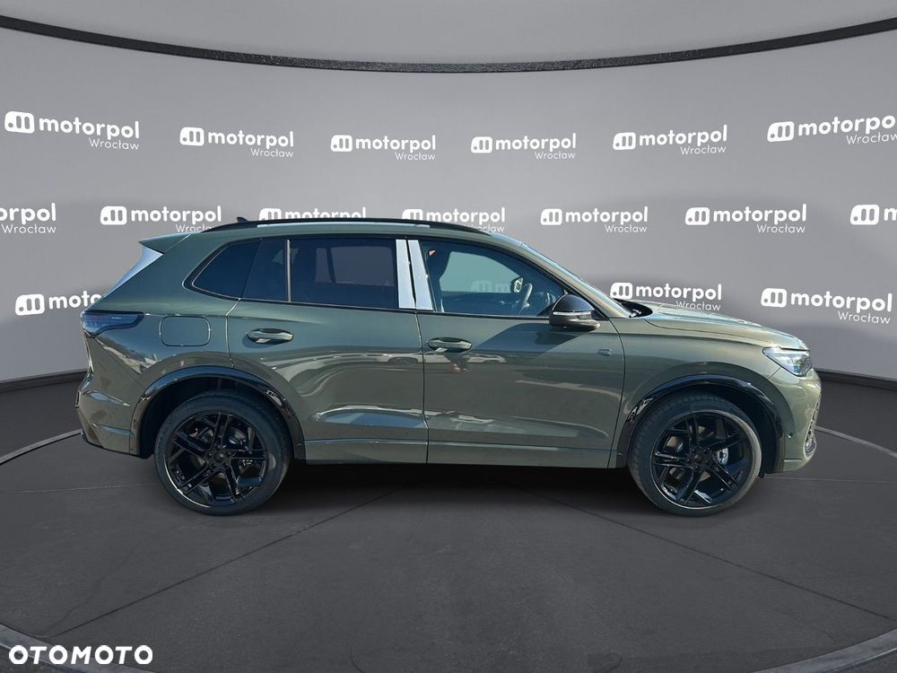 Volkswagen Tiguan - 11