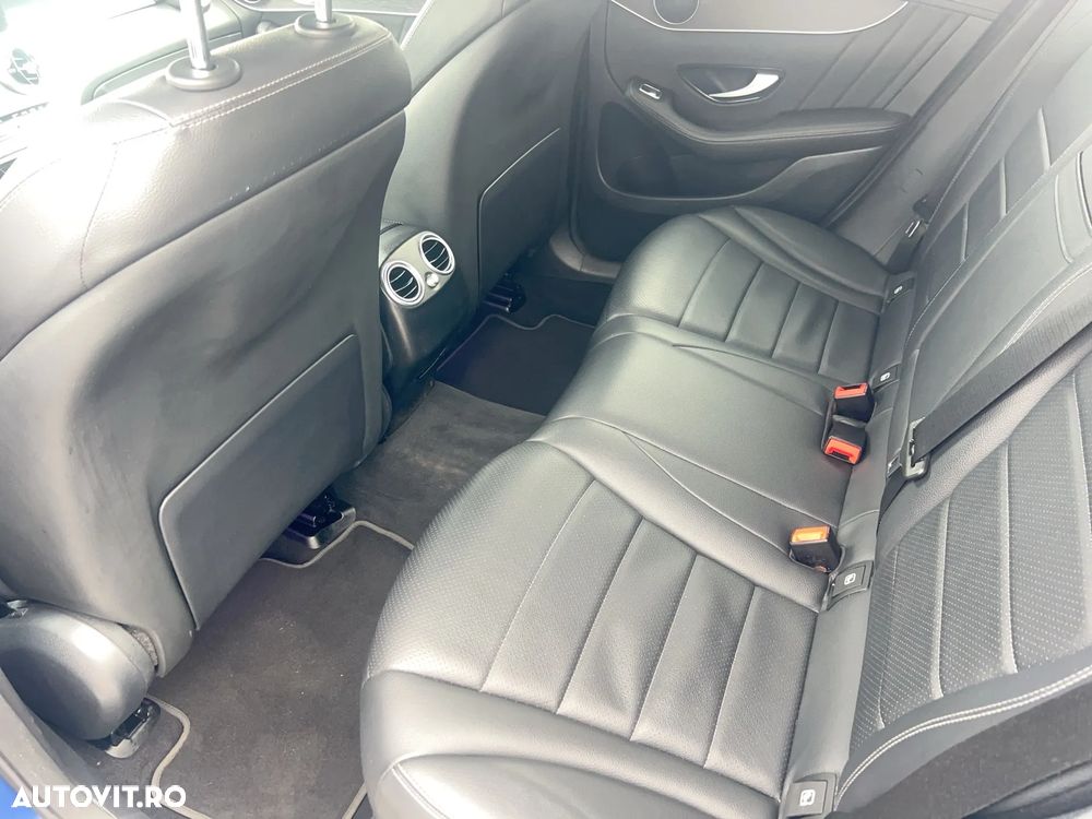 Mercedes-Benz GLC Coupe 300 4MATIC MHEV - 11