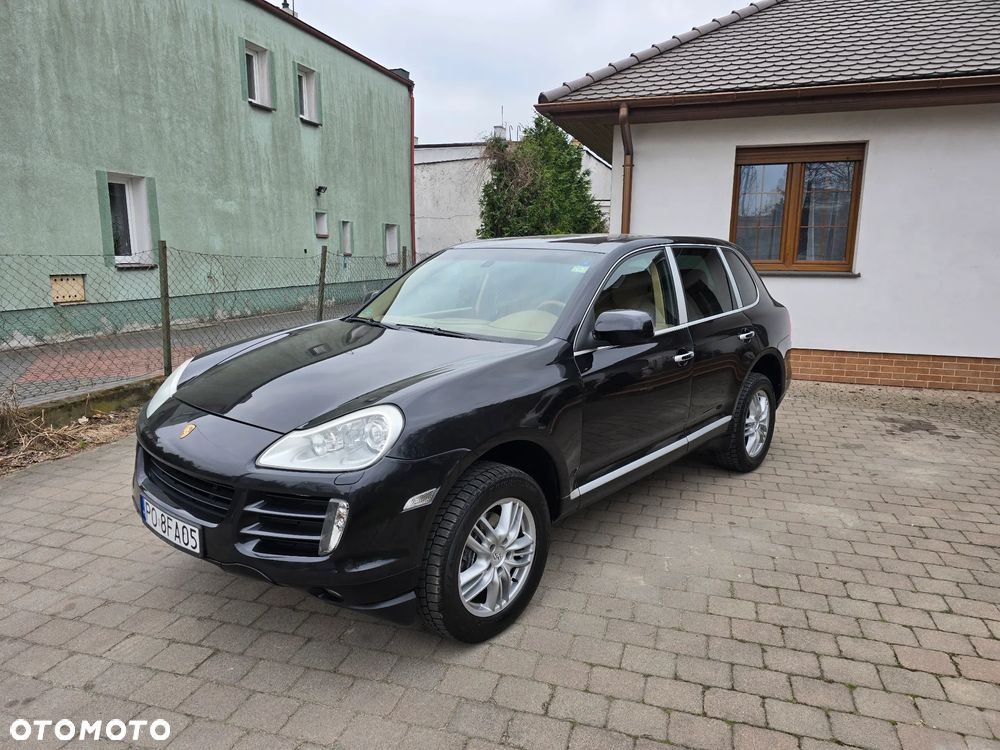 Porsche Cayenne - 1