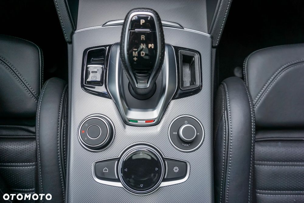 Alfa Romeo Stelvio 2.0 Turbo Veloce Q4 - 22
