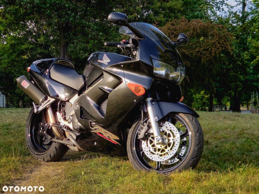 Honda VFR - 12